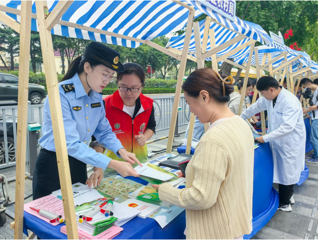 市农业农村局开展农产品质量安全集中宣传活动，法律咨询成亮点